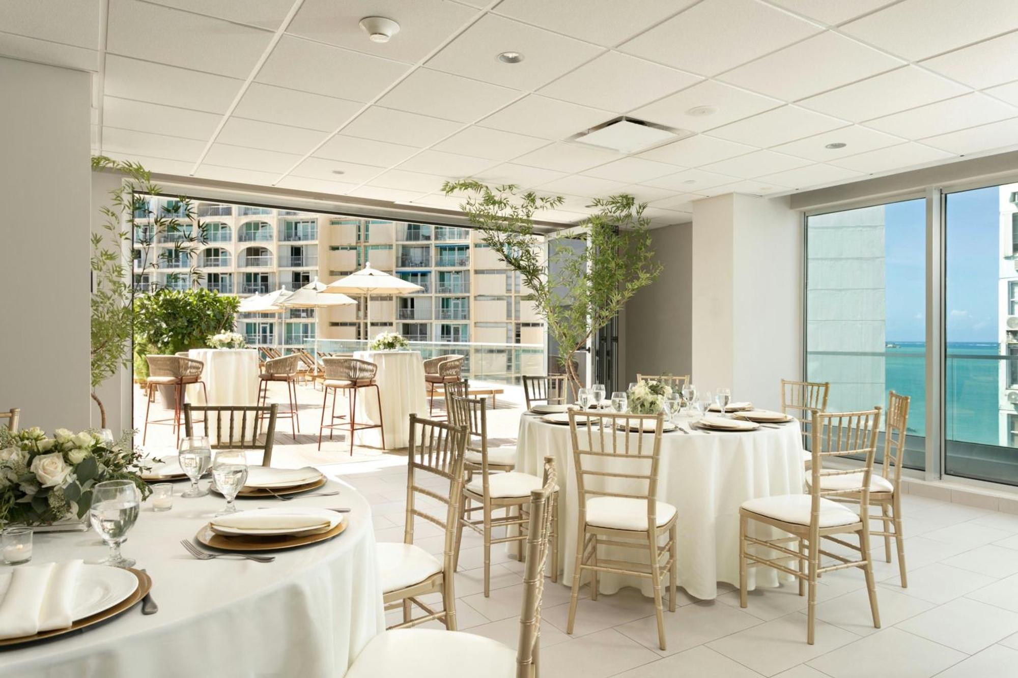 Casa Costera, Isla Verde Beach, Apartments By Marriott Bonvoy San Juan Extérieur photo